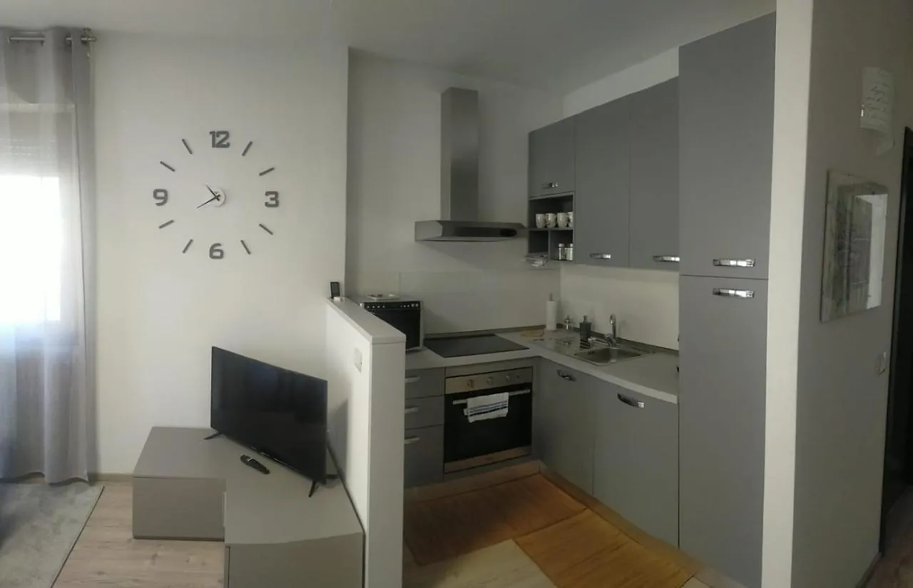 Casa Brumana Tirano 0*,